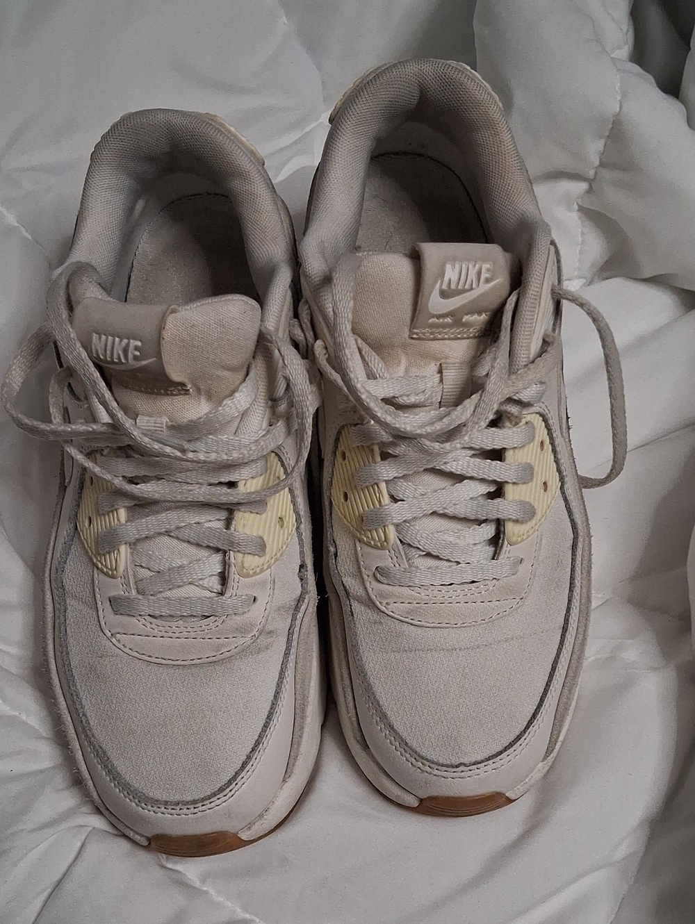 Nike Off-White / Cream Low-Top Sneakers